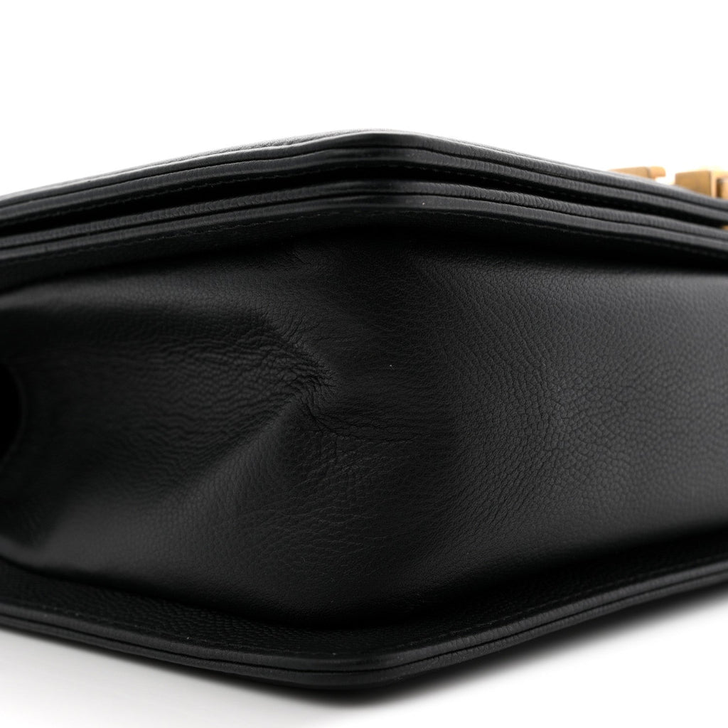 Caviar Quilted Medium Boy Flap Black