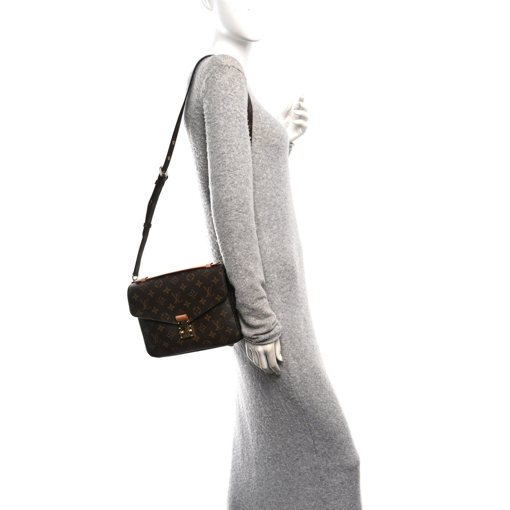 Monogram Pochette Metis