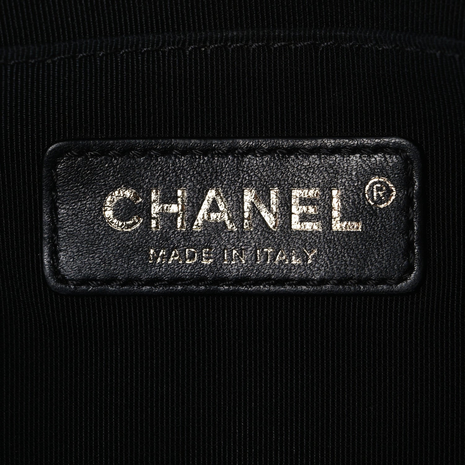 Caviar Quilted Medium Boy Flap Black