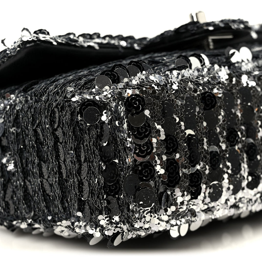 Sequin Camellia Small Single Flap Silver Black