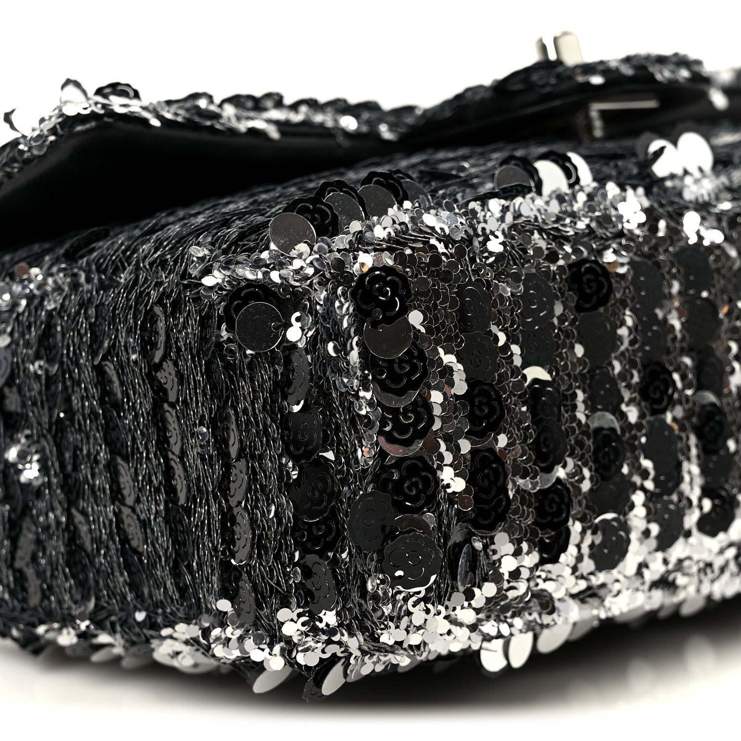 Sequin Camellia Small Single Flap Silver Black
