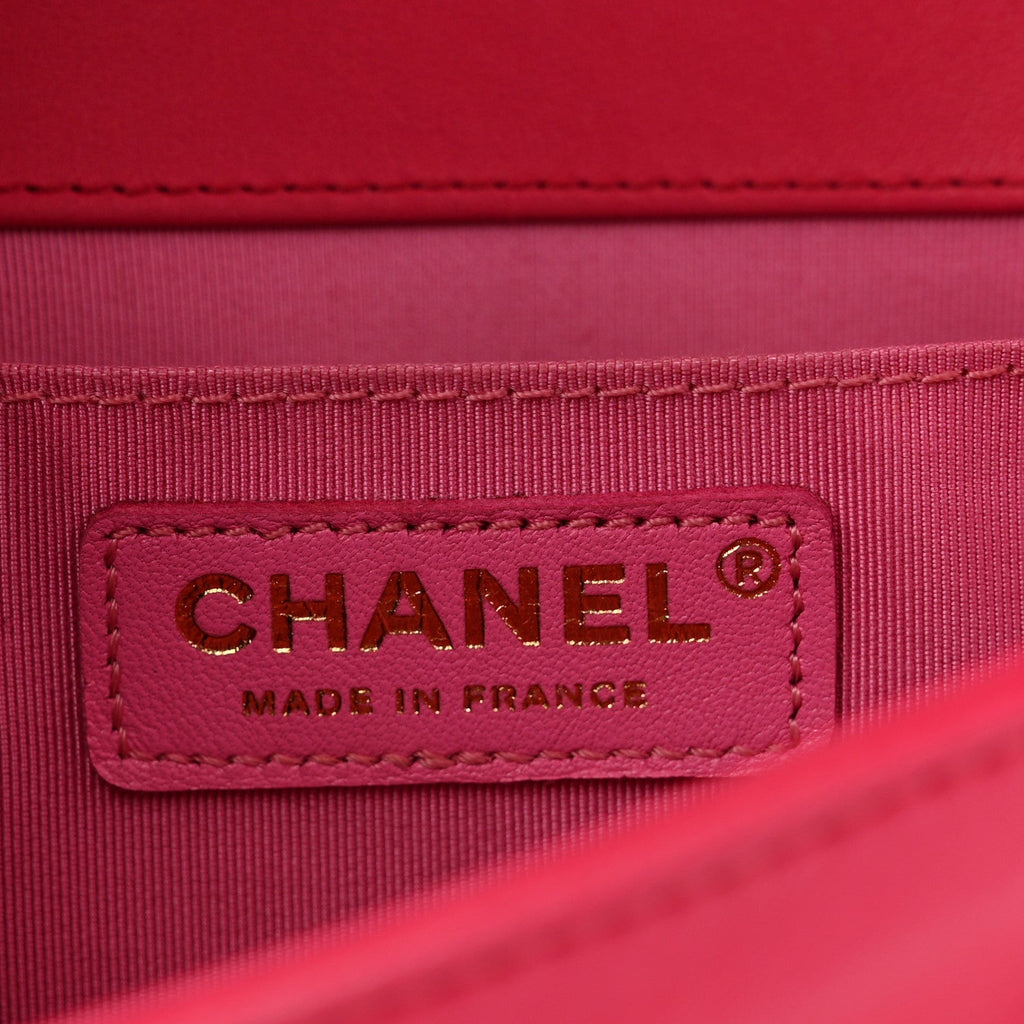 Lambskin Quilted Medium Boy Flap Fuchsia