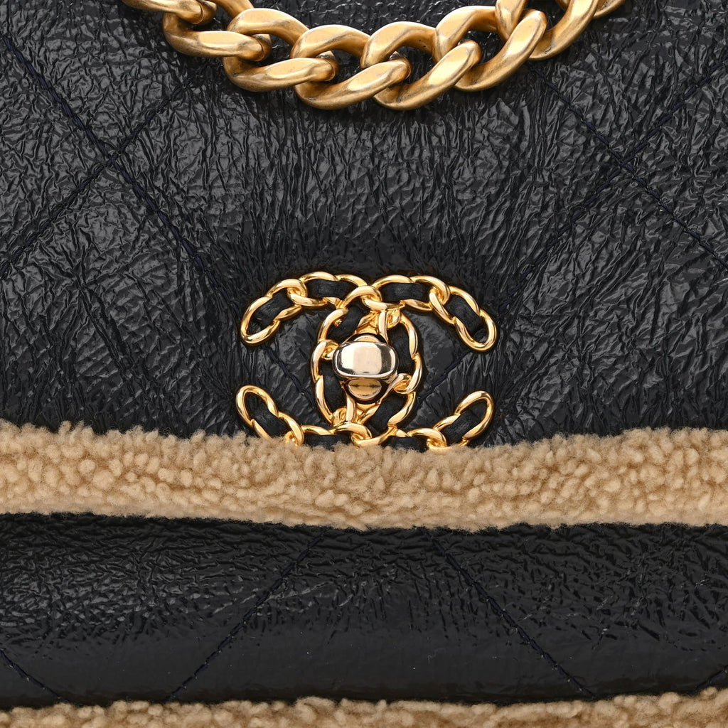 Crumpled Calfskin Shearling Sheepskin Quilted Medium Chanel 19 Flap Navy