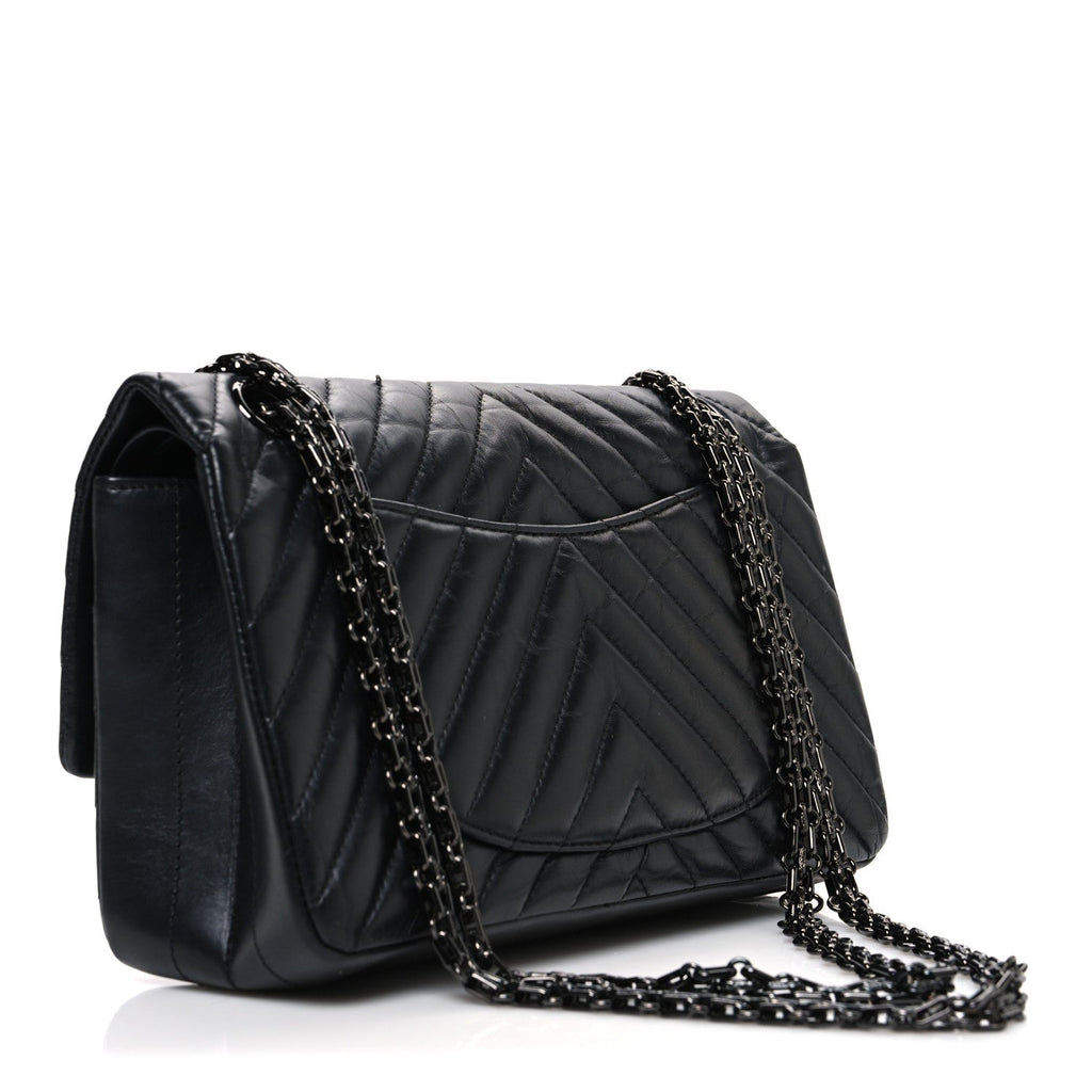Aged Calfskin Chevron Quilted 2.55 Reissue 225 Flap So Black