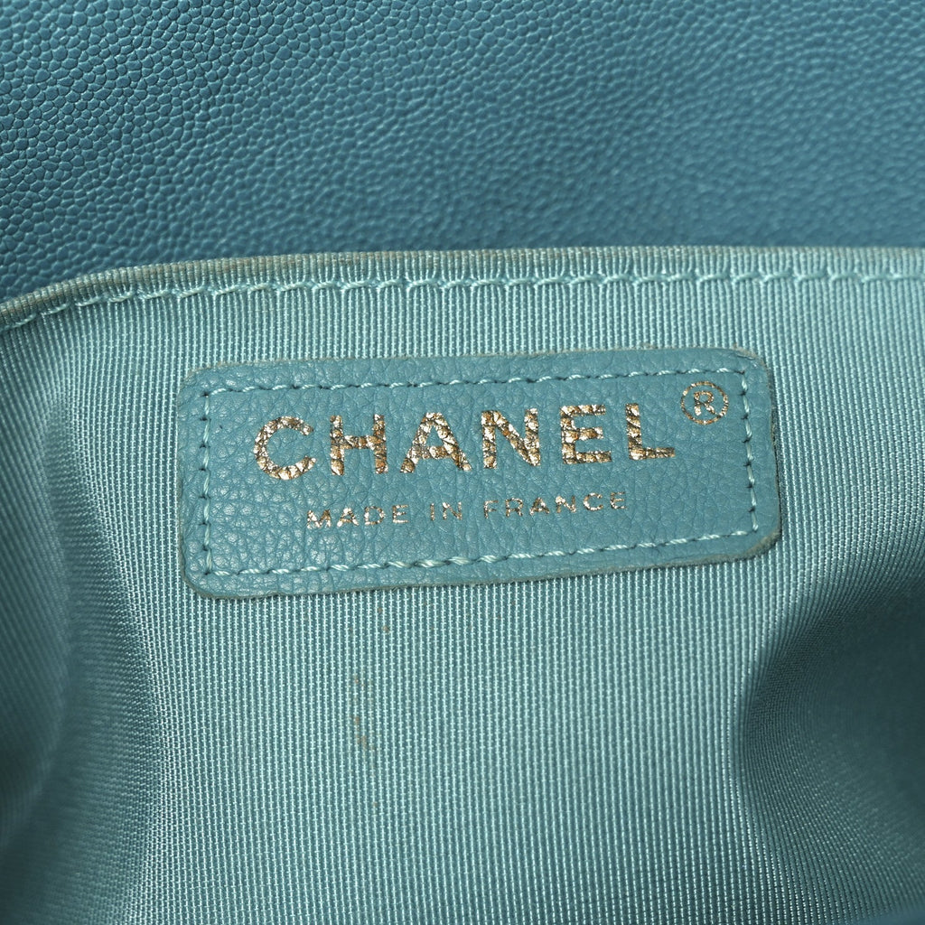 Caviar Quilted Medium Boy Flap Turquoise