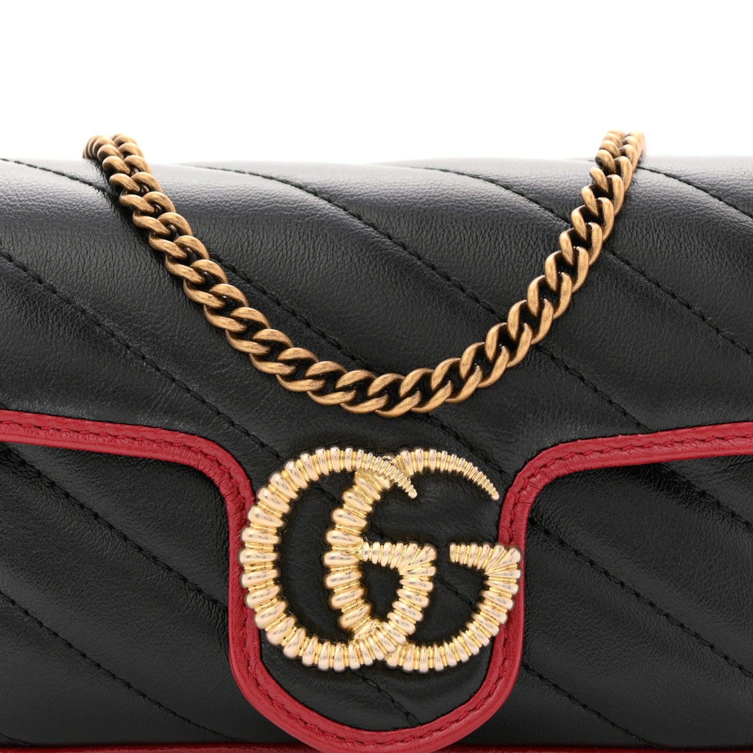 Vintage Effect Calfskin Matelasse Diagonal Super Mini Torchon GG Marmont Shoulder Bag Black Romantic Cherry