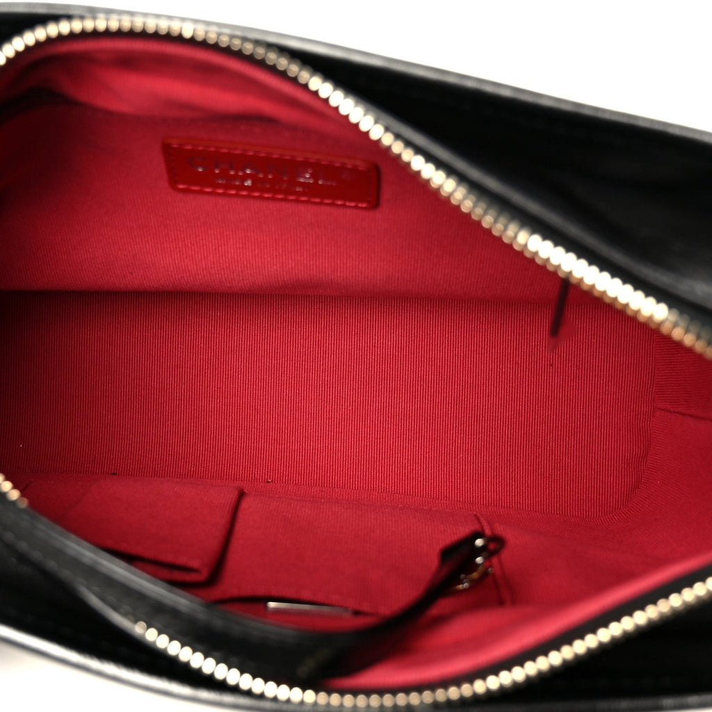 Aged Calfskin Quilted New Medium Gabrielle Hobo Black
