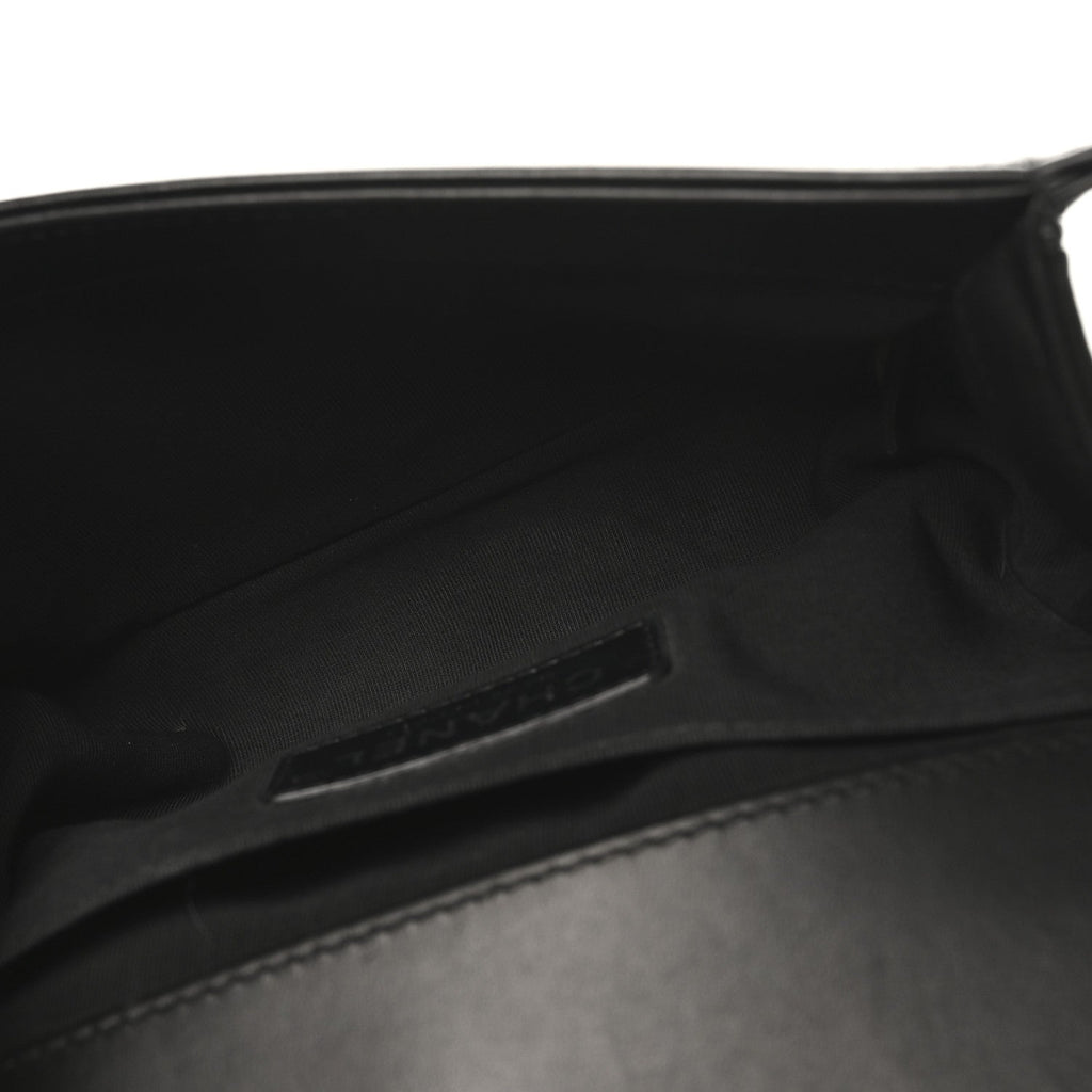 Calfskin Painted Chevron Embossed Medium Boy Flap Black
