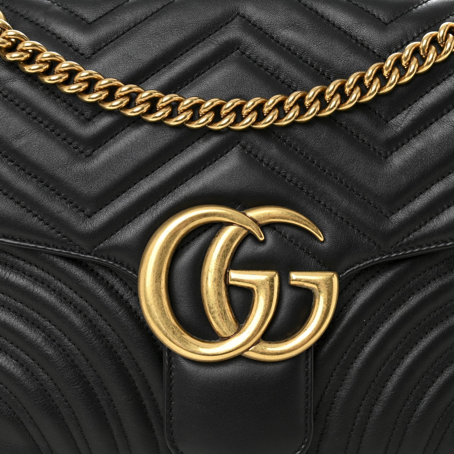 Calfskin Matelasse Medium GG Marmont Shoulder Bag Black