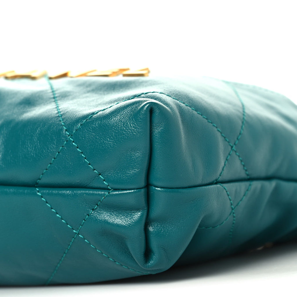Shiny Calfskin Quilted Mini Chanel 22 Green