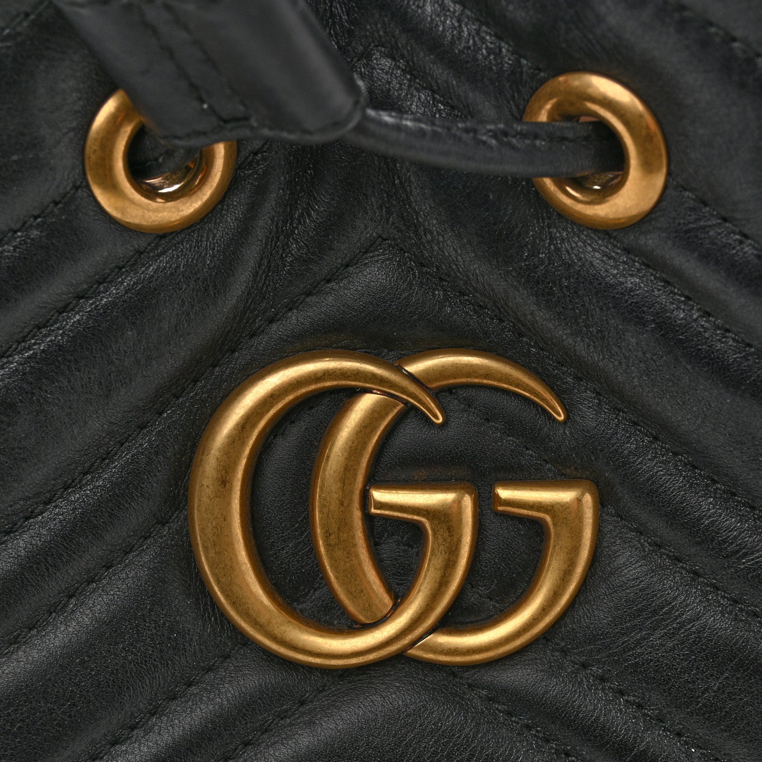 Calfskin Matelasse Sylvie Web GG Marmont Bucket Bag Black