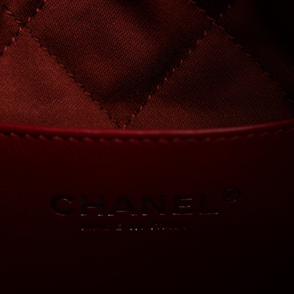 Shiny Calfskin Quilted Mini Chanel 22 Red