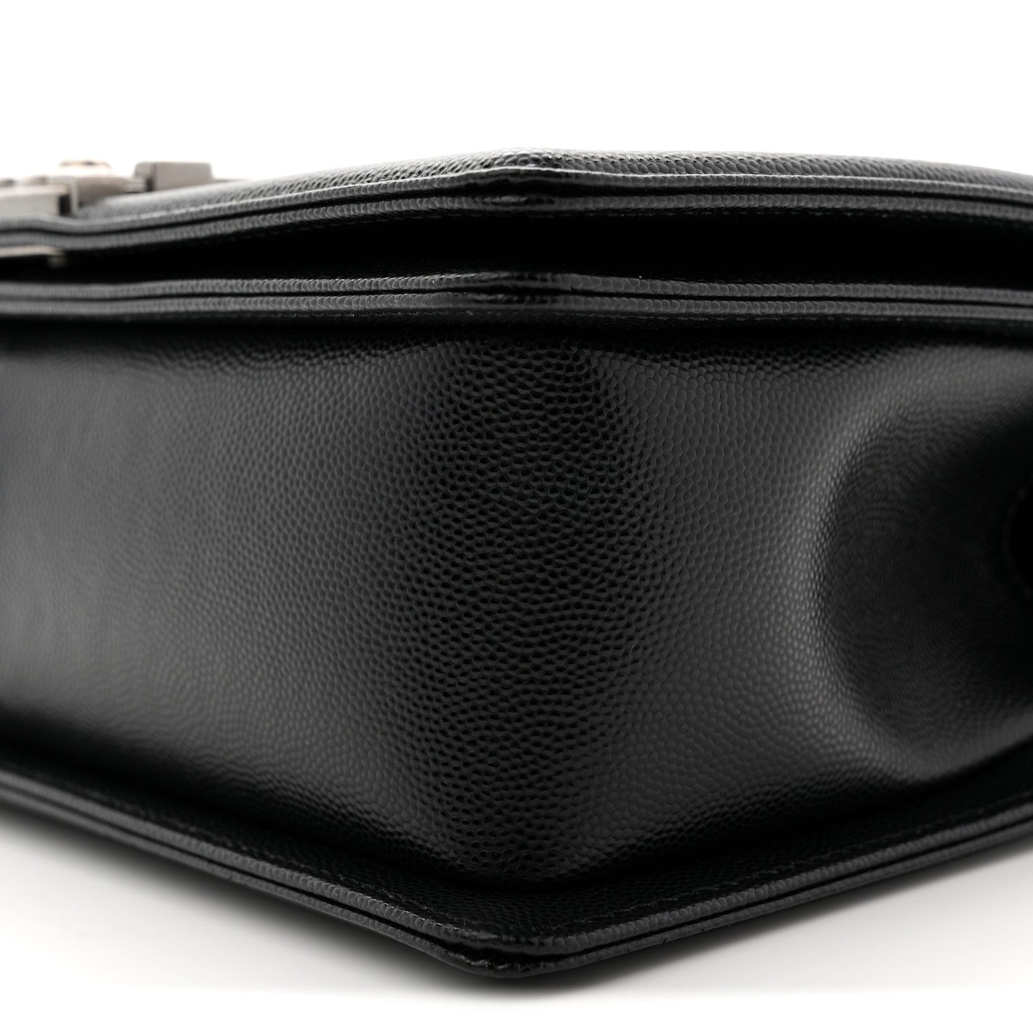 Caviar Quilted Medium Boy Flap Black