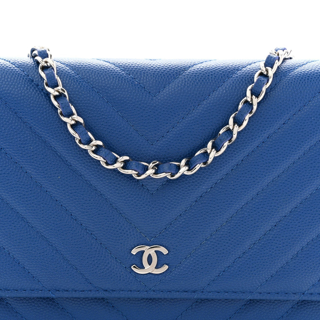 Caviar Chevron Quilted Wallet On Chain WOC Blue