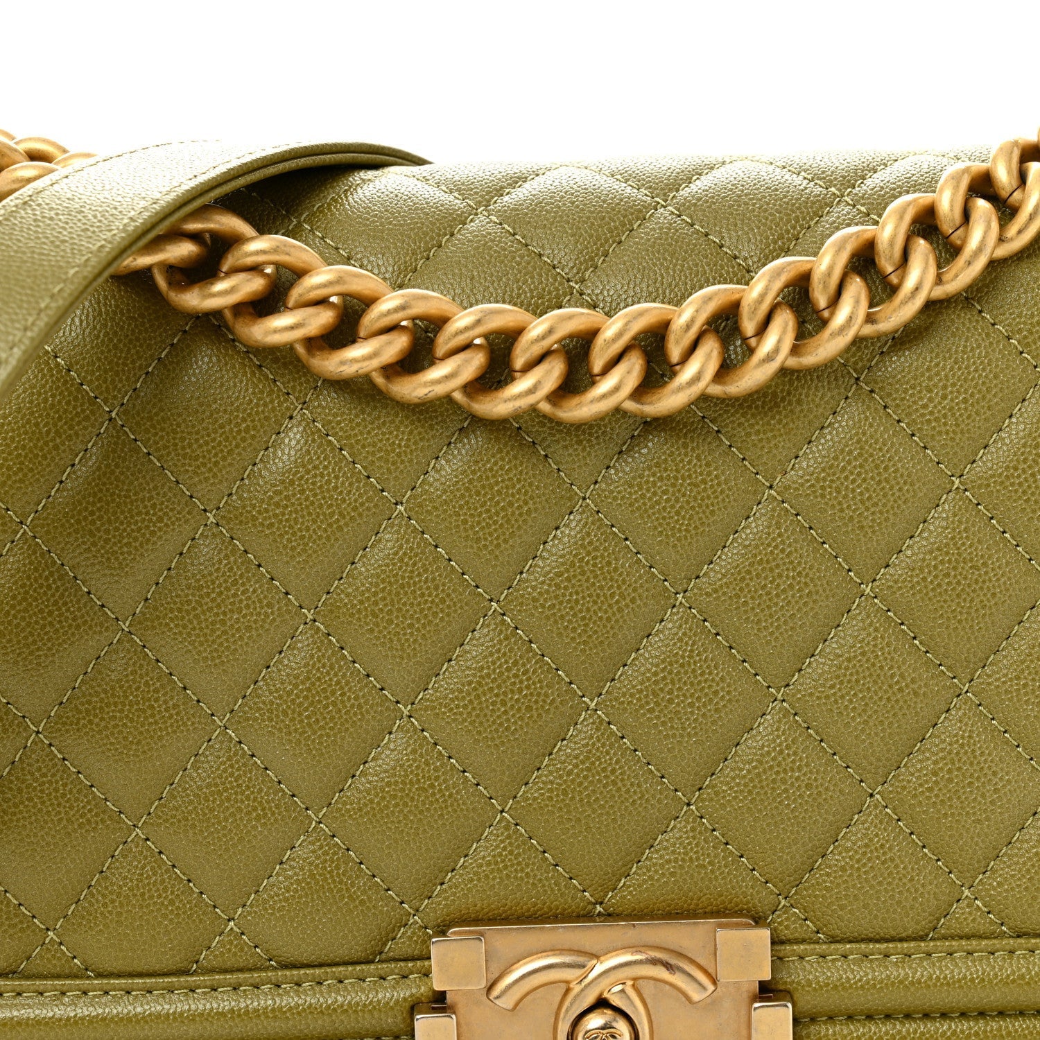 Caviar Quilted Medium Boy Flap Green