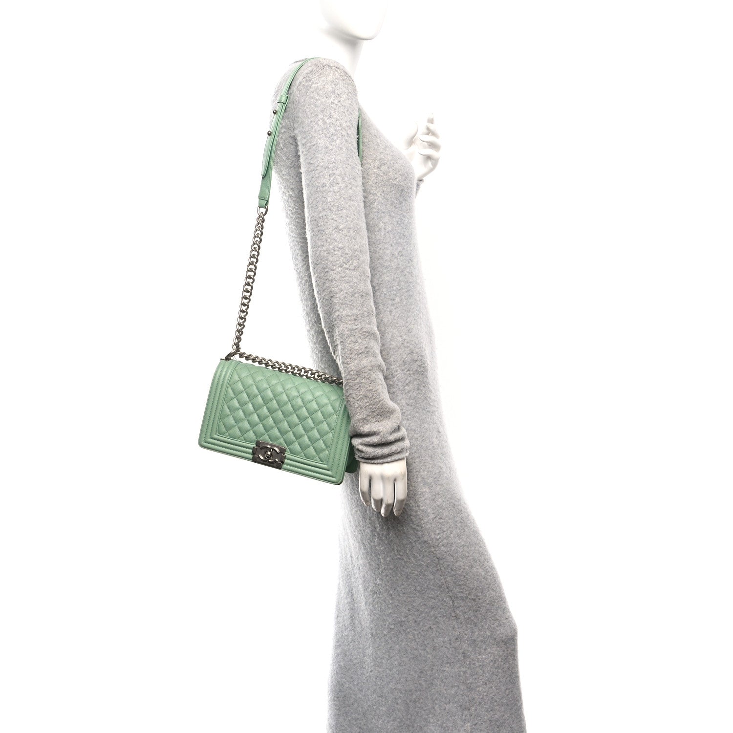Caviar Quilted Medium Boy Flap Green