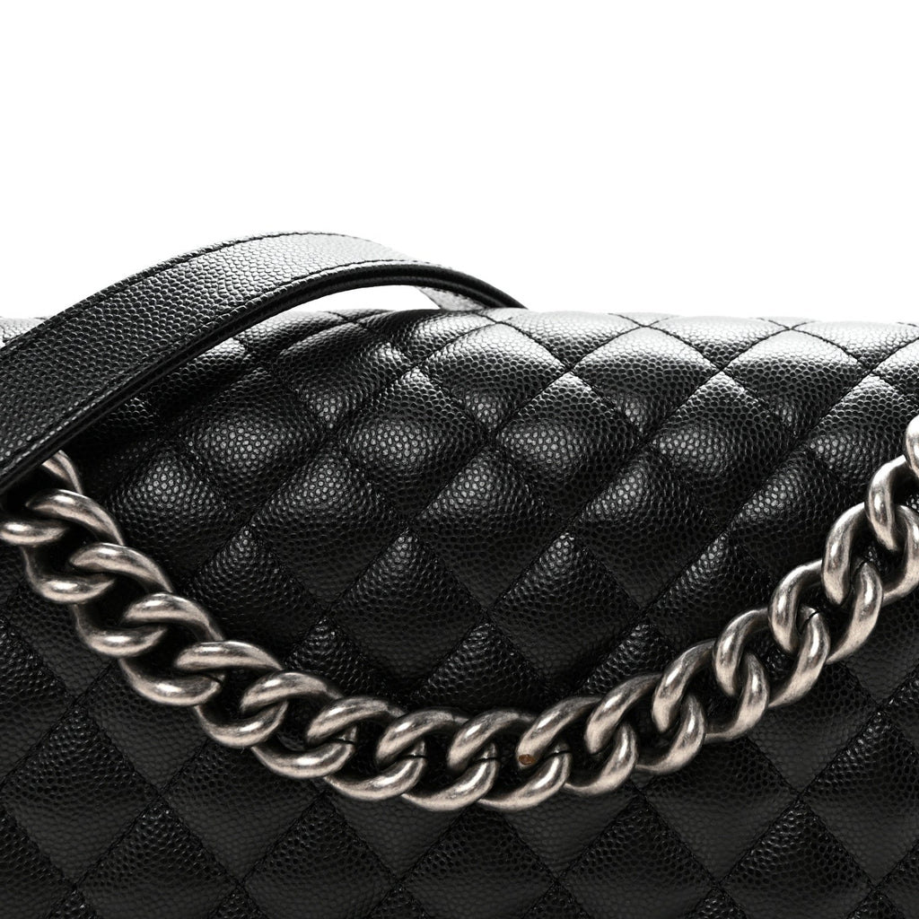 Caviar Quilted Medium Boy Flap Black