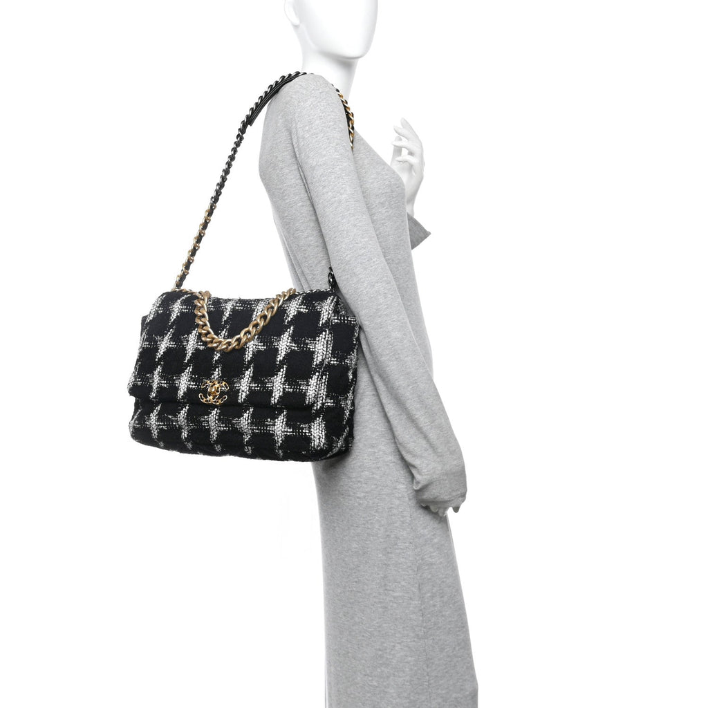 Tweed Quilted Maxi Chanel 19 Flap Black White