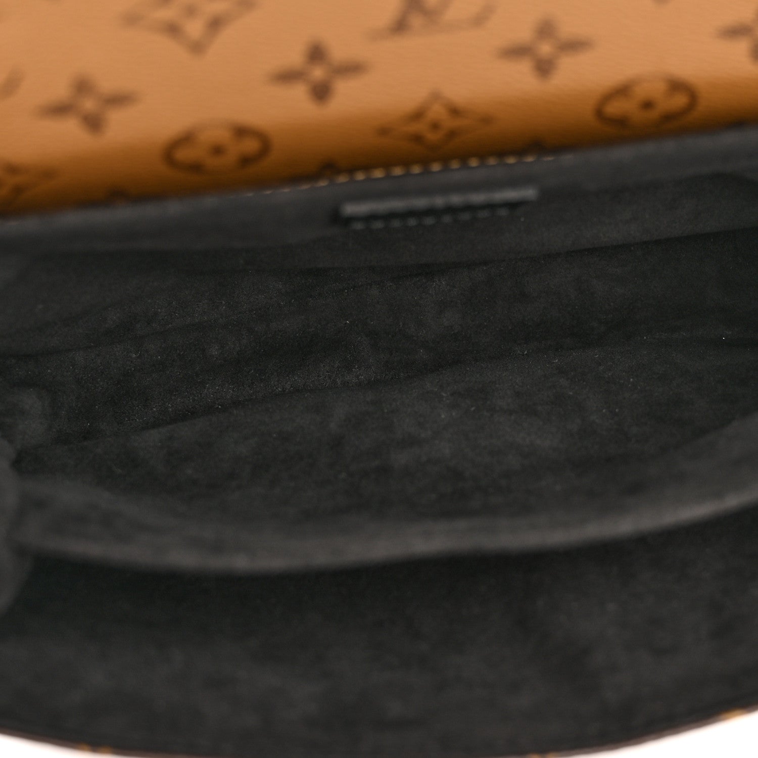 Reverse Monogram Pochette Metis
