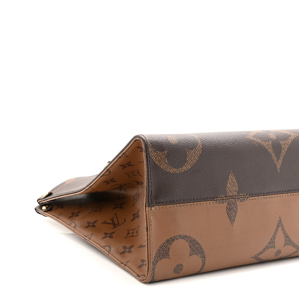 Reverse Monogram Giant Onthego MM