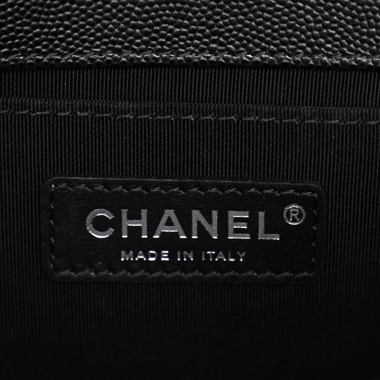 Caviar Quilted Medium Boy Flap Black