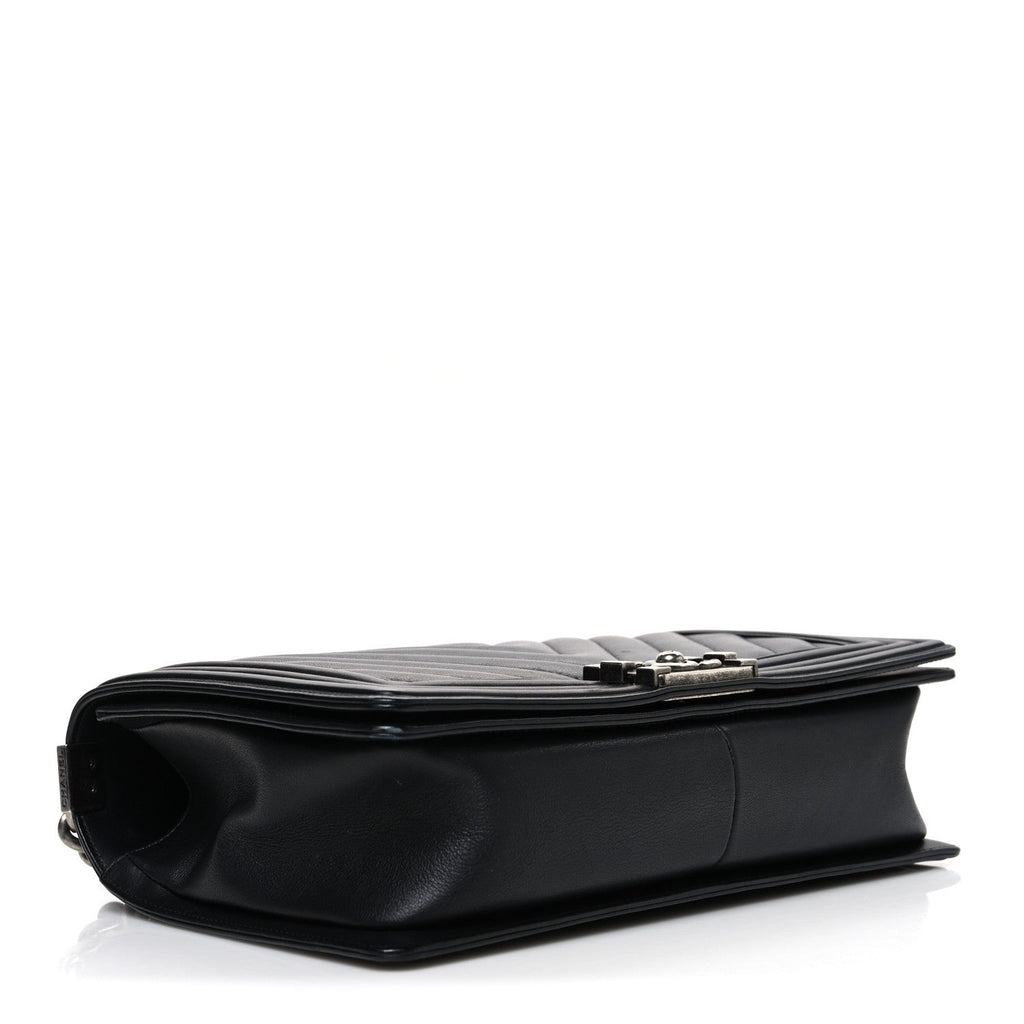 Lambskin Chevron Quilted New Medium Boy Flap Black