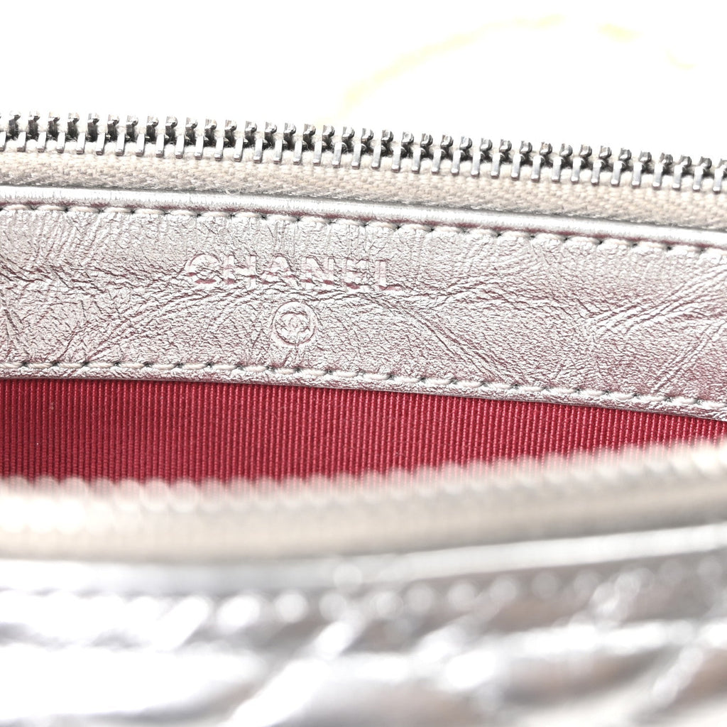 Metallic Lambskin Calfskin Quilted Small Gabrielle Clutch With Chain Silver