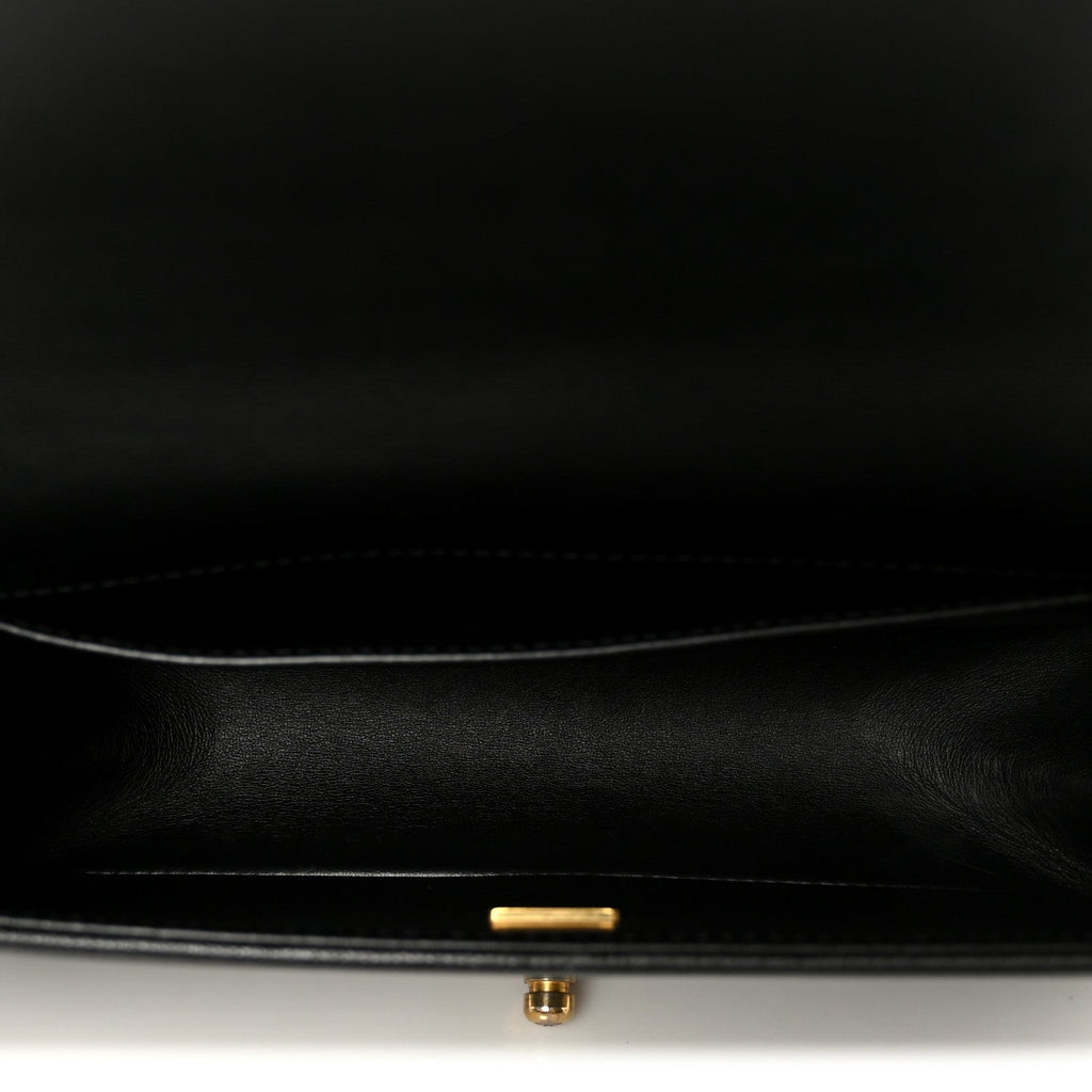 Caviar Quilted Medium Boy Flap Black