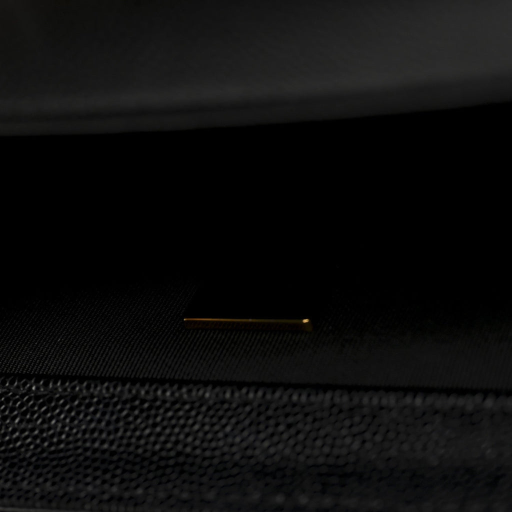 Caviar Quilted Medium Boy Flap Black