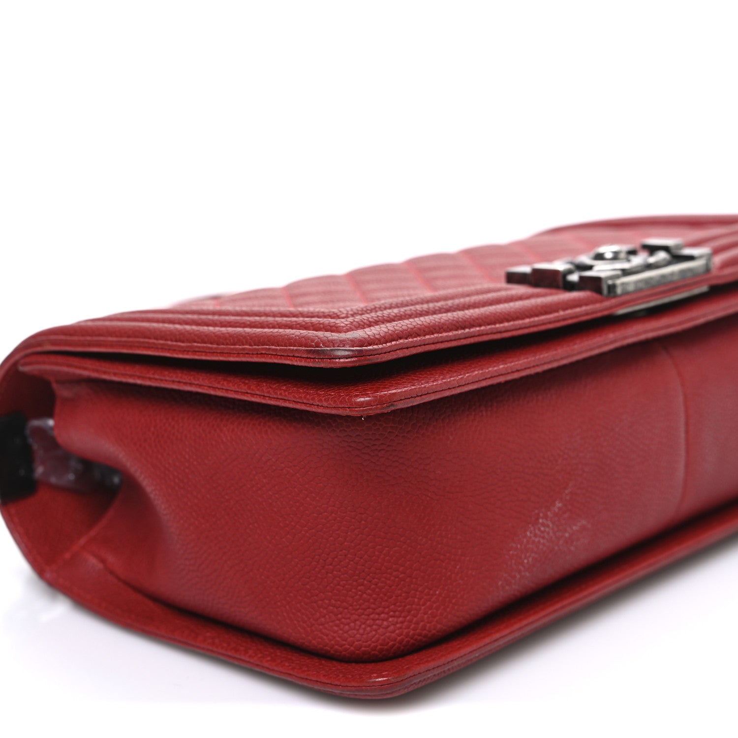 Caviar Quilted Medium Boy Flap Red