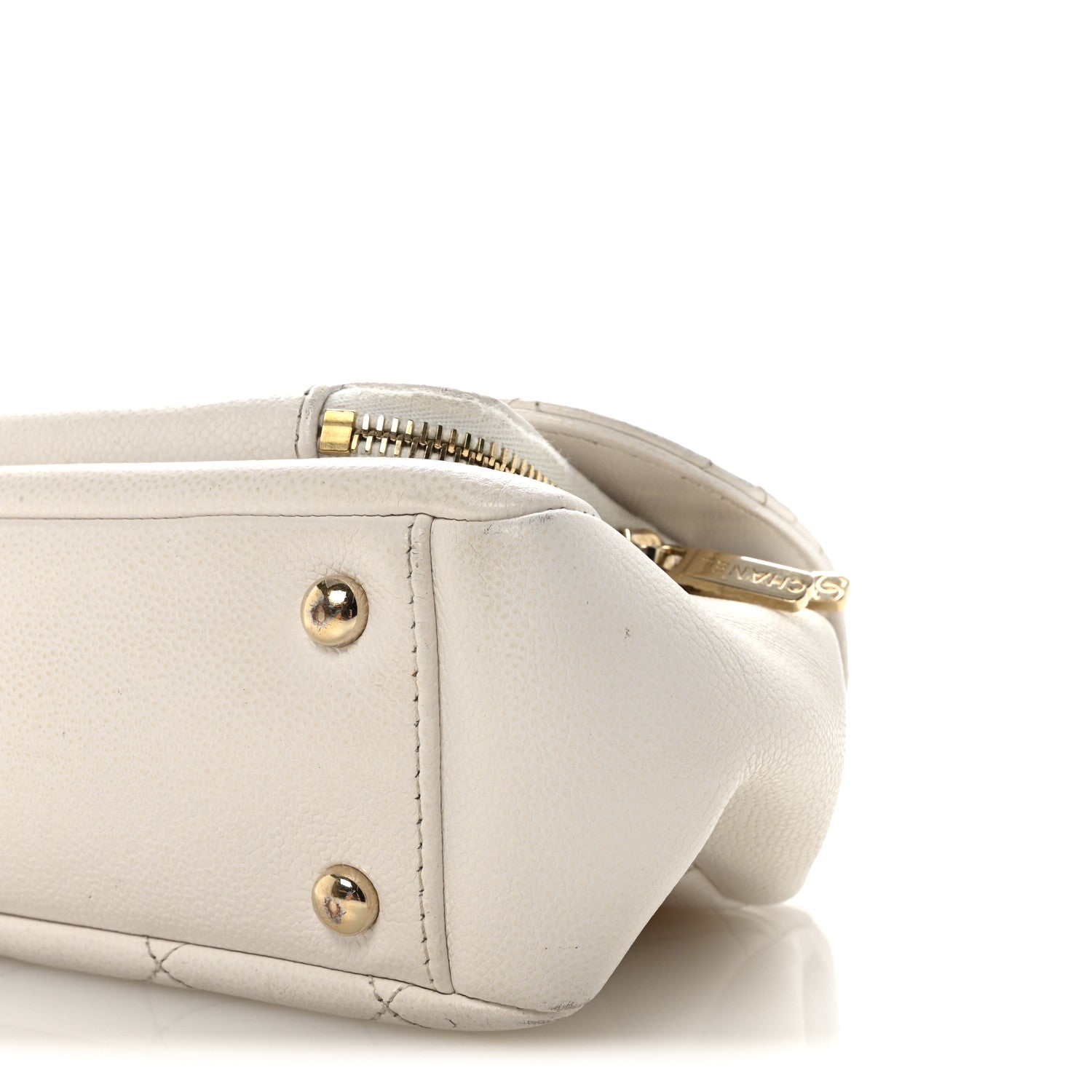 Caviar Quilted Medium Business Affinity Flap White