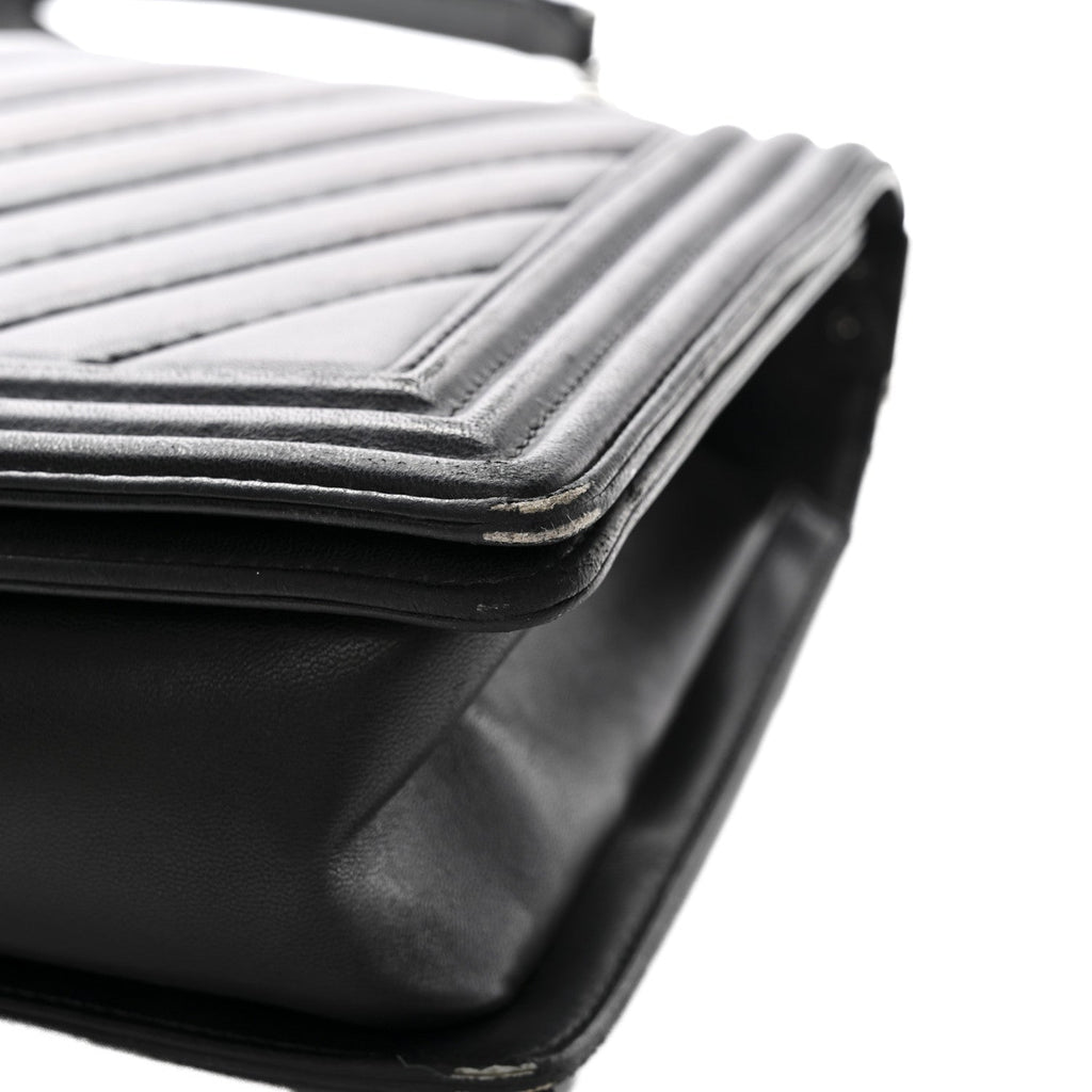Calfskin Chevron Quilted New Medium Boy Flap Black