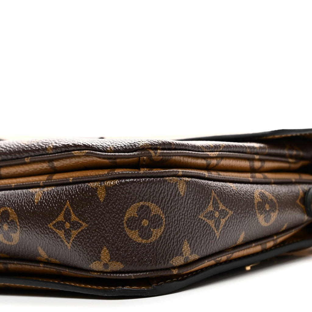 Reverse Monogram Pochette Metis