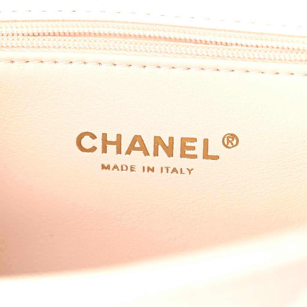 Caviar Quilted Maxi East West Coco Handle Flap White