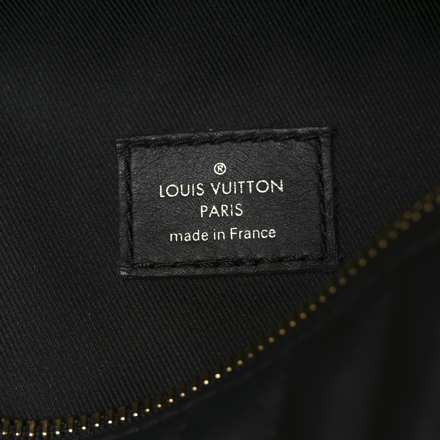 Calfskin Quilted New Wave Bumbag Black