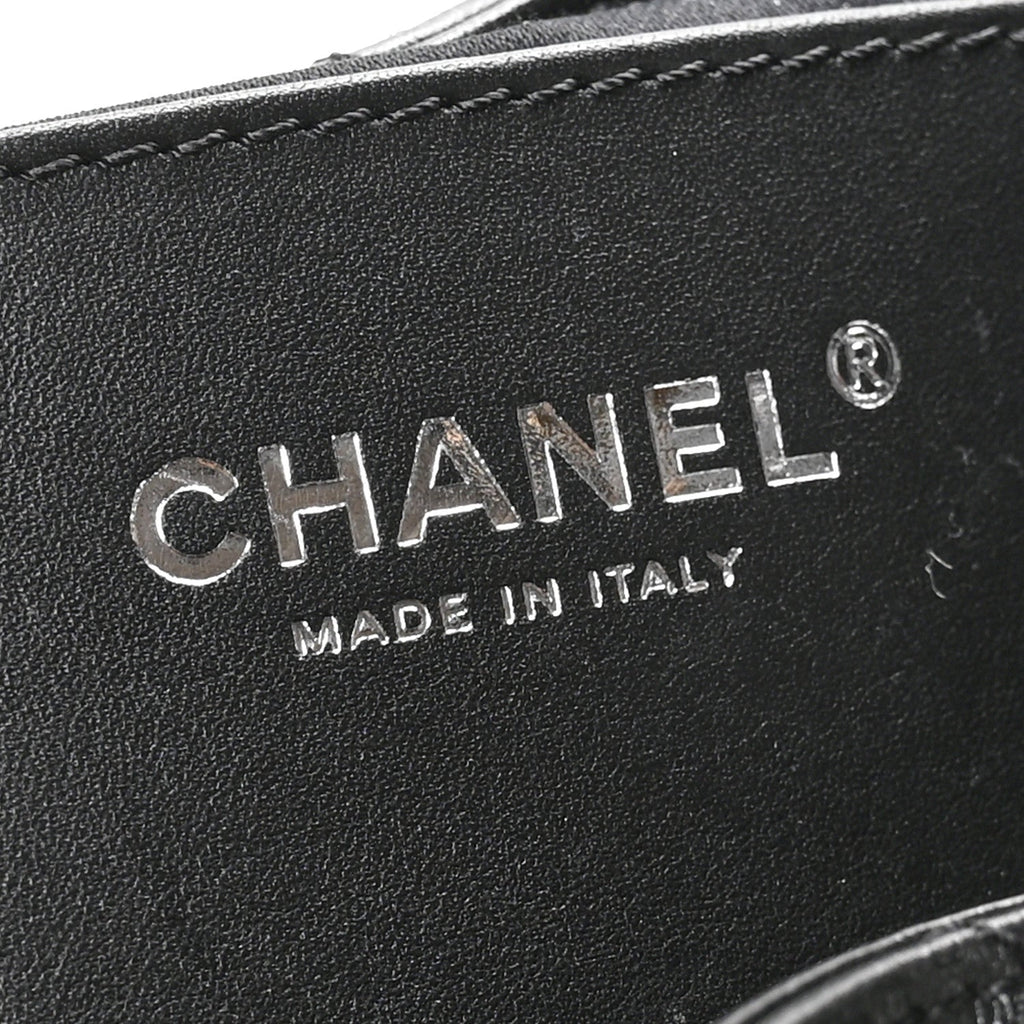 Shiny Crumpled Calfskin Quilted Small Chanel 25 Handbag Black