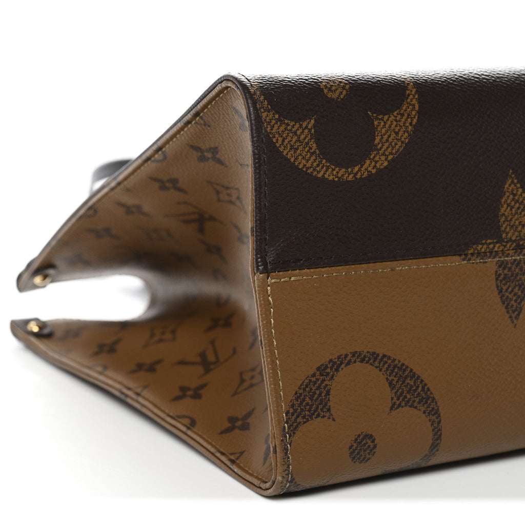 Reverse Monogram Giant Onthego MM
