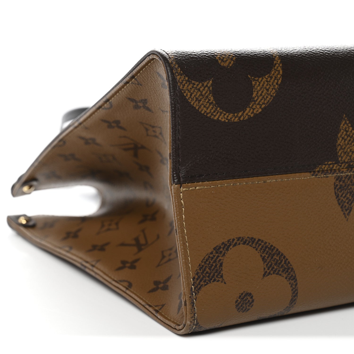 Reverse Monogram Giant Onthego MM