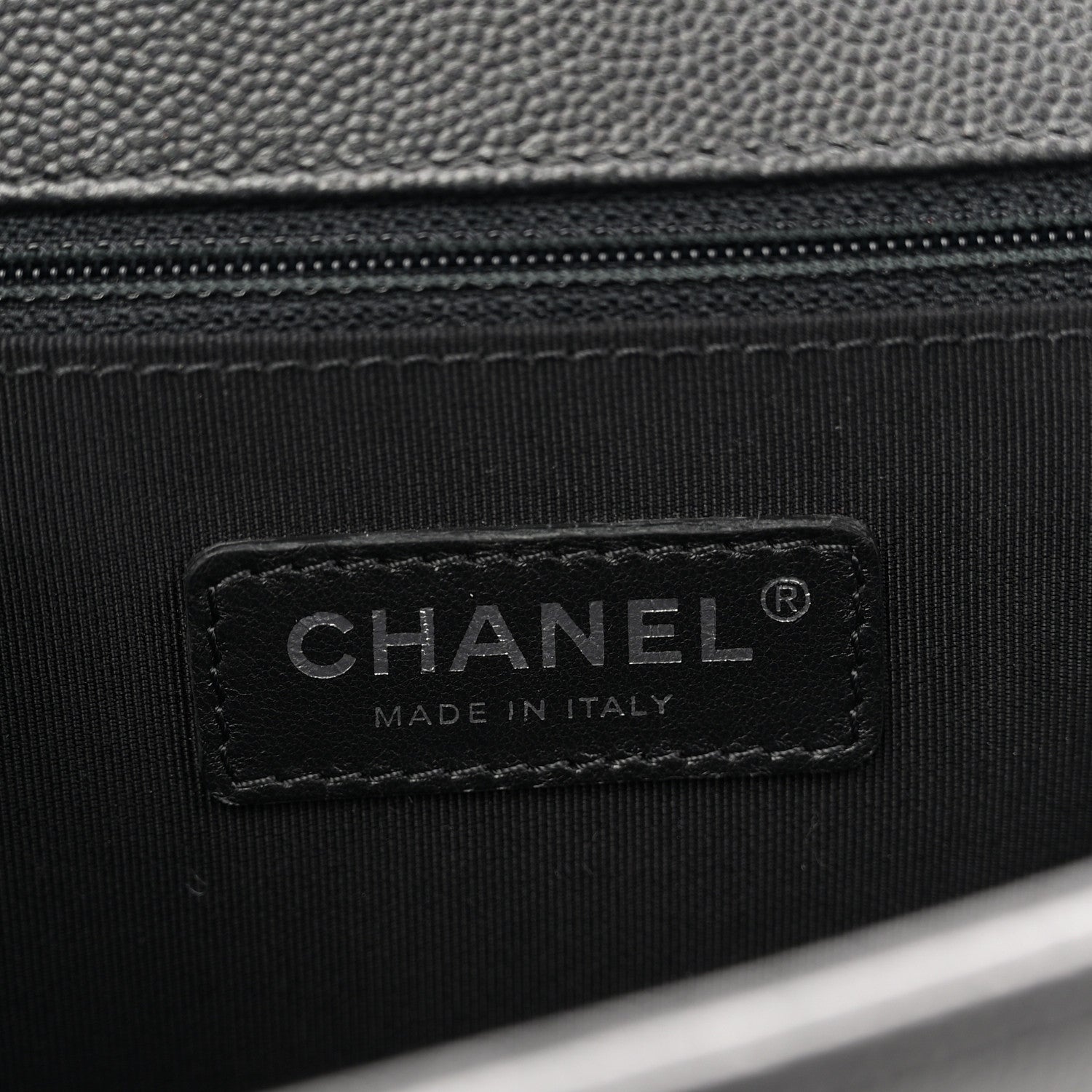 Caviar Quilted New Medium Boy Flap So Black