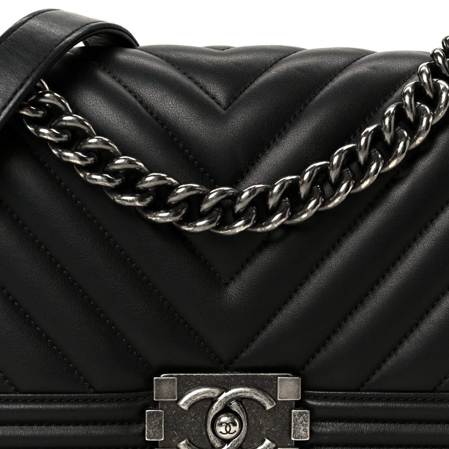 Lambskin Chevron Quilted Medium Boy Flap Black