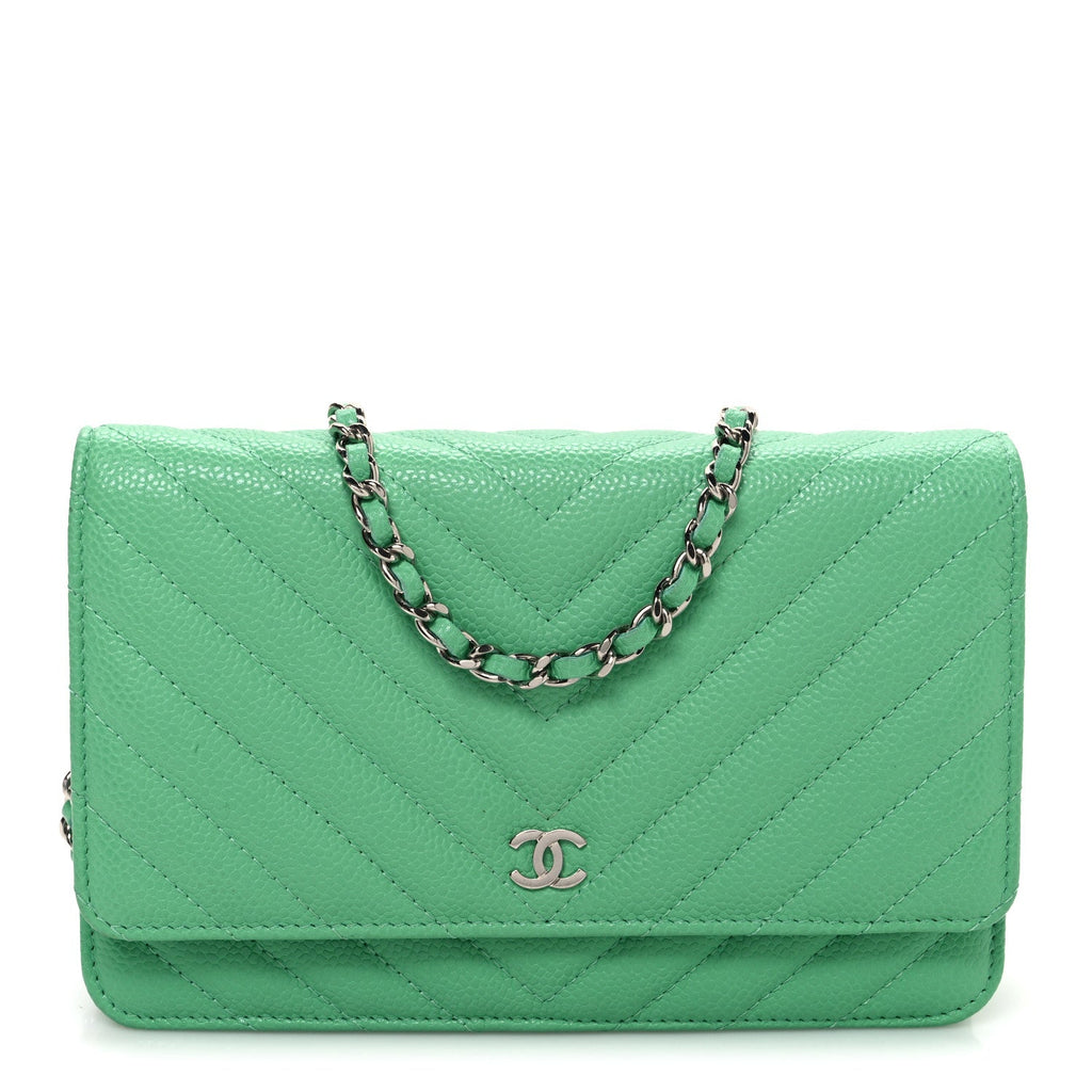 Caviar Chevron Quilted Wallet On Chain WOC Green