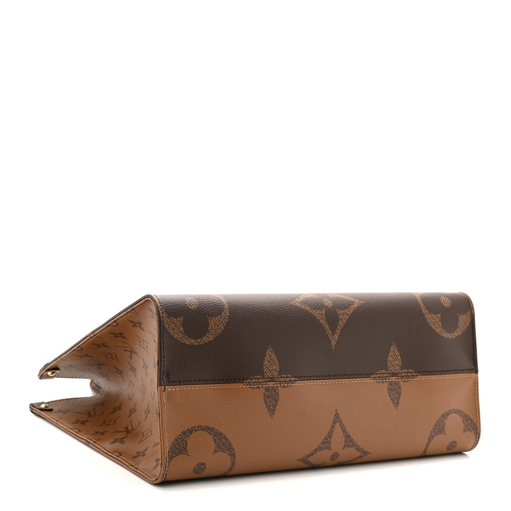 Reverse Monogram Giant Onthego MM