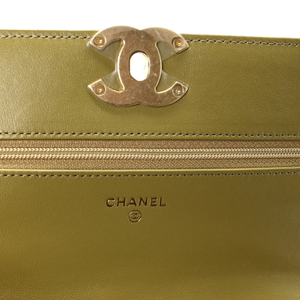 Lambskin Quilted Chanel 19 Wallet On Chain WOC Green