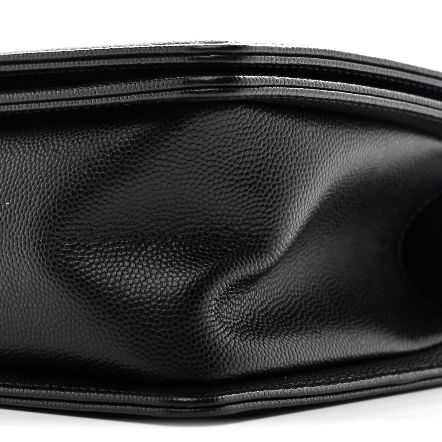 Caviar Quilted Medium Boy Flap Black