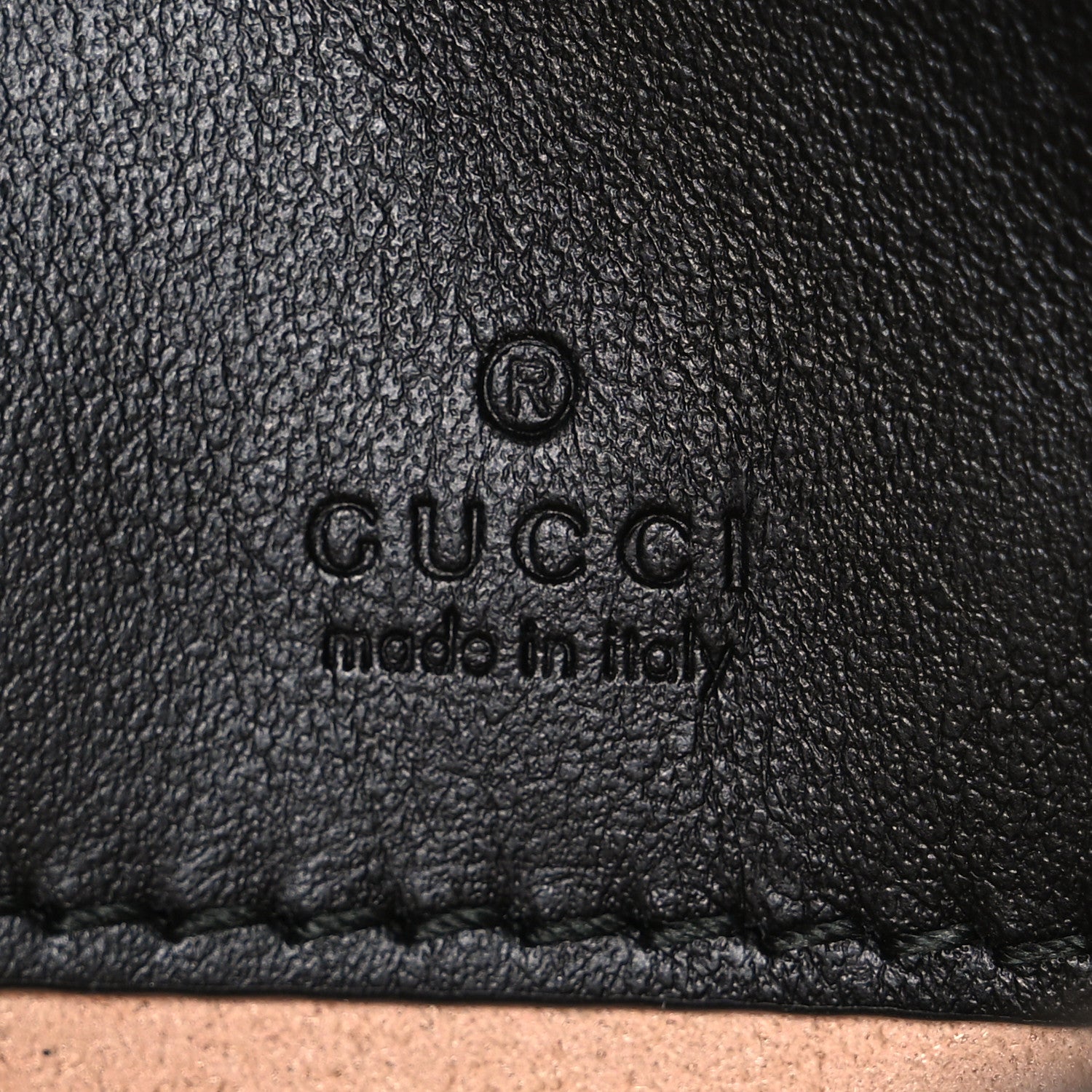 Calfskin Matelasse GG Marmont Round Wrist Wallet Black