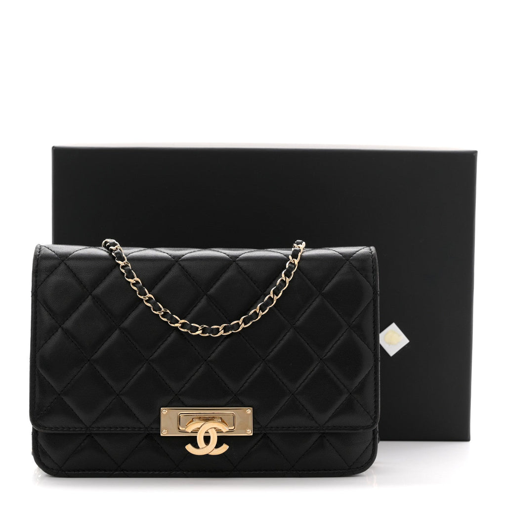 Lambskin Quilted Golden Class Wallet on Chain WOC Black