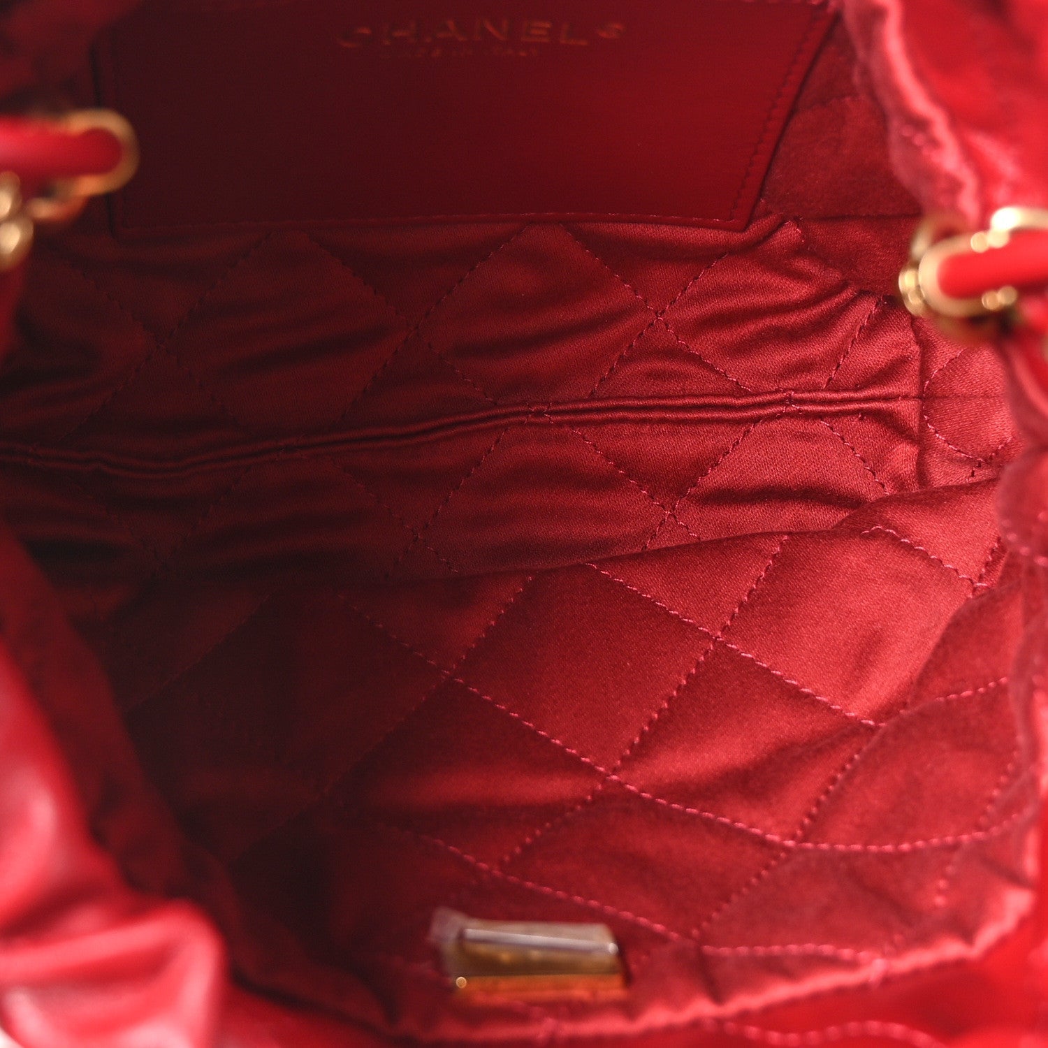 Shiny Calfskin Quilted Mini Chanel 22 Red