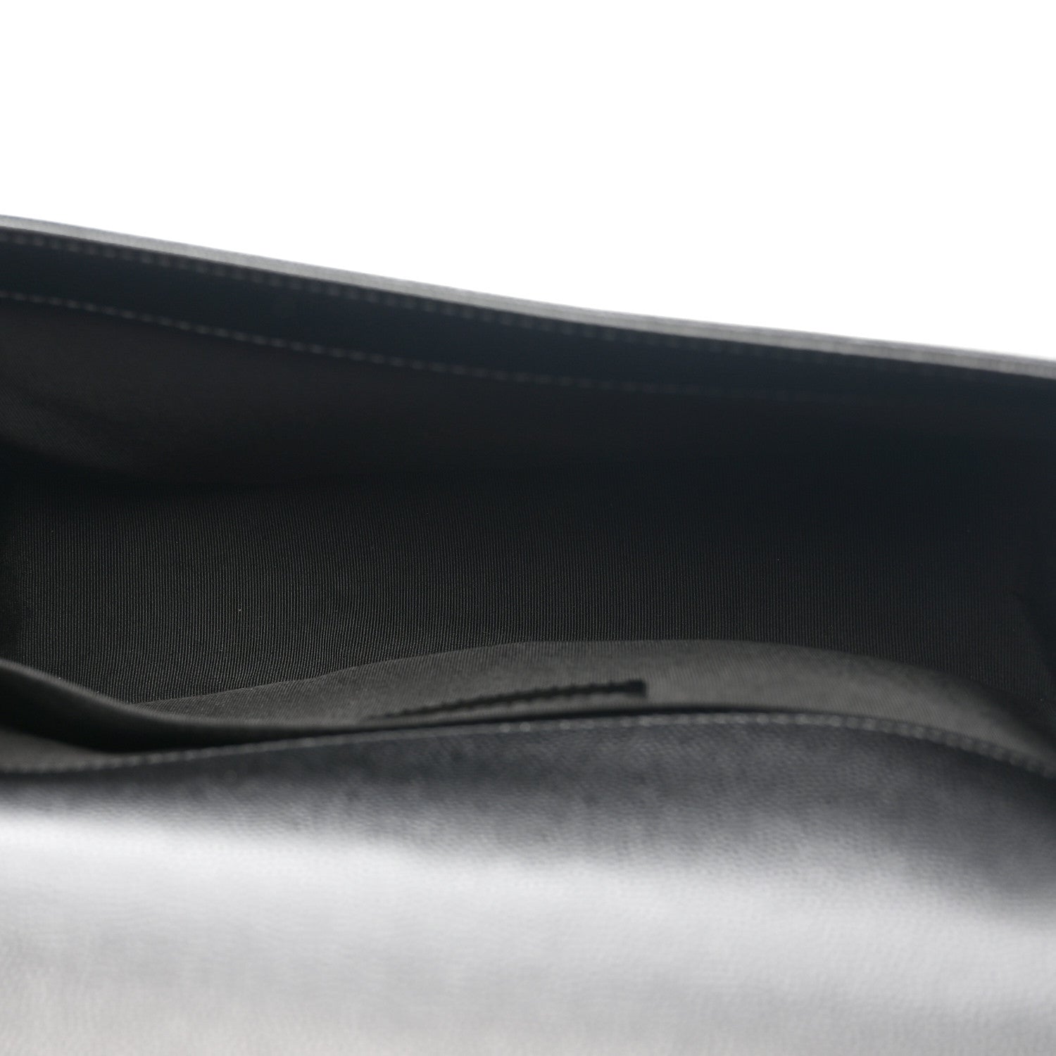 Caviar Quilted Medium Boy Flap Black