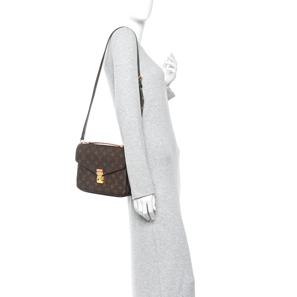 Monogram Pochette Metis