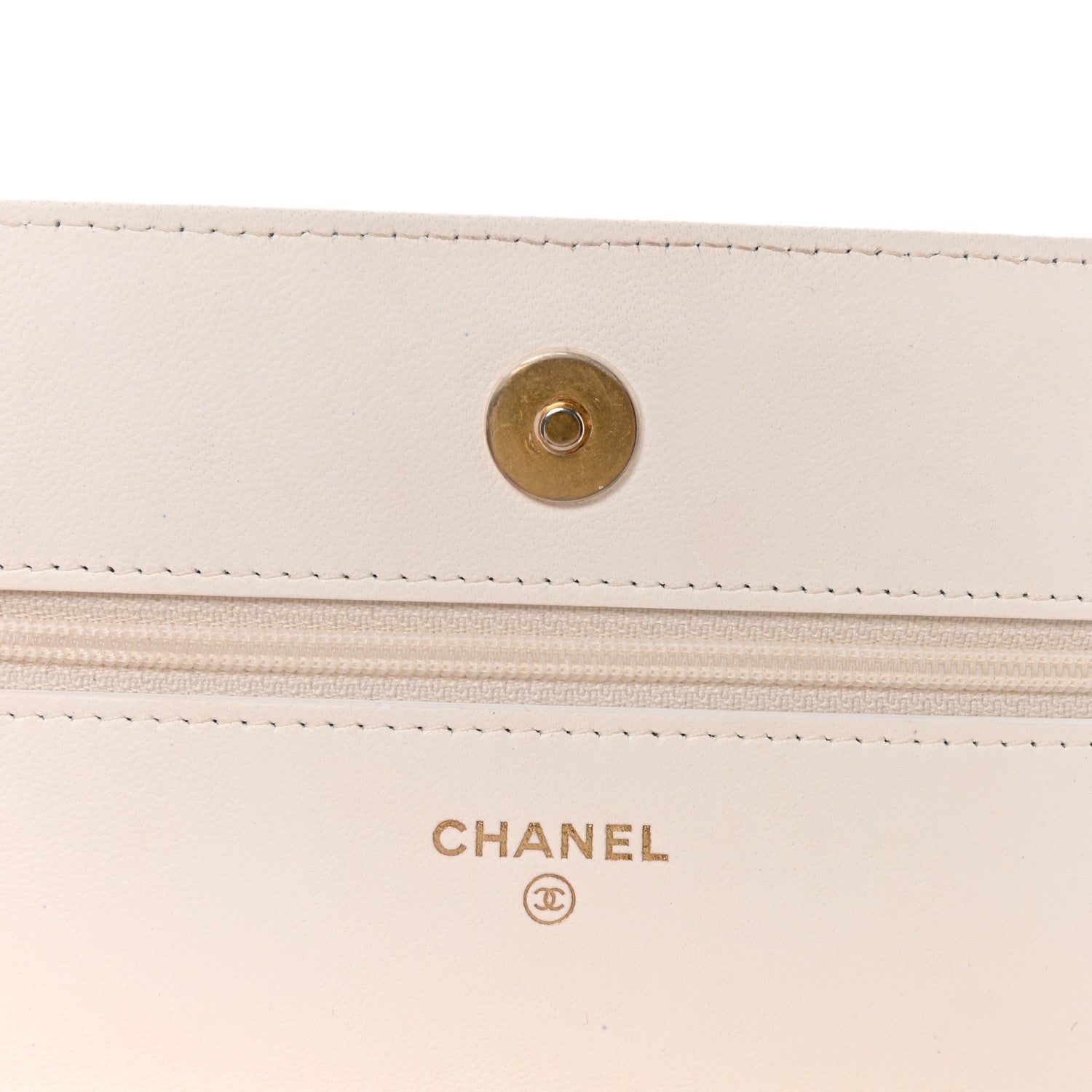 Lambskin Quilted Romance Wallet On Chain WOC White